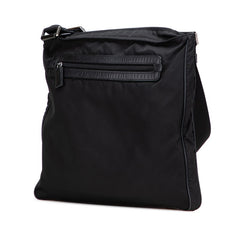 プラダ サフィアーノ 三角ロゴプレート 斜め掛け ショルダーバッグ ブラック ナイロン レザー レディース PRADA 【中古】