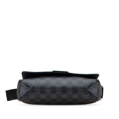 ルイ ヴィトン ダミエ グラフィット ディストリクトPM 斜め掛け ショルダーバッグ N41260 ブラック PVC レザー メンズ LOUIS VUITTON 【中古】