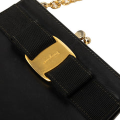 サルヴァトーレフェラガモ ヴァラ リボン ミニ チェーン ショルダーバッグ 斜めかけ ブラック レザー レディース Salvatore Ferragamo 中古