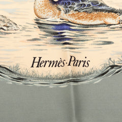 エルメス カレ90 Halte en Camargue カマルグでの休息 スカーフ グレー アイボリー シルク レディース HERMES 【中古】