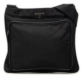 プラダ 三角ロゴプレート 斜め掛け ショルダーバッグ ブラック ナイロン レディース PRADA 【中古】