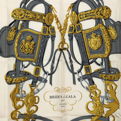 エルメス カレ90 BRIDES de GALA 式典用の馬勒 スカーフ ライトブルー ホワイト シルク レディース HERMES 【中古】