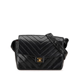 シャネル シェブロン Vステッチ ココマーク 斜め掛け ショルダーバッグ ブラック ラムスキン レディース CHANEL 【中古】