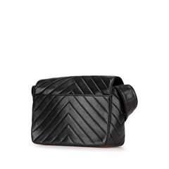 シャネル シェブロン Vステッチ ココマーク 斜め掛け ショルダーバッグ ブラック ラムスキン レディース CHANEL 【中古】