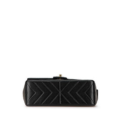 シャネル シェブロン Vステッチ ココマーク 斜め掛け ショルダーバッグ ブラック ラムスキン レディース CHANEL 【中古】