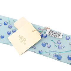 エルメス Red berries レッド ベリー 赤い果実 スカーフ ブルー シルク レディース HERMES 【中古】