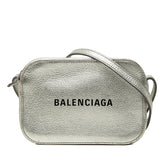 バレンシアガ エブリデイ カメラバッグ XS 斜めかけ ショルダーバッグ シルバー レザー レディース BALENCIAGA 中古