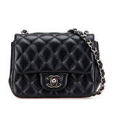 シャネル マトラッセ ココマーク ミニ チェーンショルダーバッグ ブラック ラムスキン レディース CHANEL 【中古】