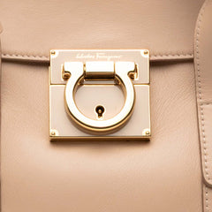 サルヴァトーレフェラガモ ガンチーニ ハンドバッグ ショルダーバッグ 2WAY DH21-D941 ベージュ カーフレザー レディース Salvatore Ferragamo 【中古】