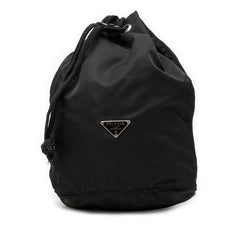 プラダ 三角ロゴプレート 巾着ポーチ 小物入れ ブラック ナイロン レディース PRADA 【中古】