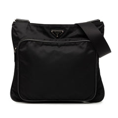 プラダ 三角ロゴプレート 斜め掛け ショルダーバッグ ブラック ナイロン レディース PRADA 【中古】