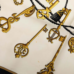 エルメス カレ90 LES CLES 鍵 スカーフ ホワイト ブラック ゴールド シルク レディース HERMES 【中古】