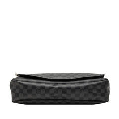 ルイ ヴィトン ダミエ グラフィット ダニエルMM 斜め掛け ショルダーバッグ N58029 ブラック PVC レザー メンズ LOUIS VUITTON 【中古】