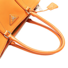 プラダ ガレリア 三角ロゴプレート ハンドバッグ ショルダーバッグ 2WAY オレンジ レザー レディース PRADA 【中古】