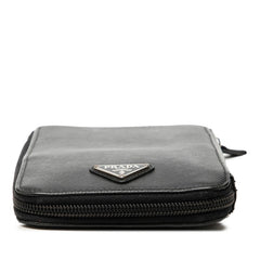 プラダ 三角ロゴプレート ラウンドイヤリング 長財布 ブラック サフィアーノレザー レディース PRADA 【中古】
