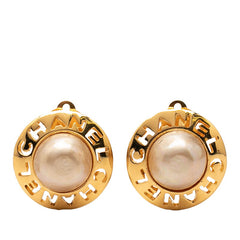 シャネル ロゴ イヤリング ゴールド メッキ フェイクパール レディース CHANEL 【中古】