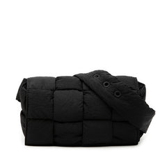 ボッテガヴェネタ マキシイントレチャート パデッドカセット ショルダーバッグ ブラック ナイロン レディース BOTTEGAVENETA 【中古】