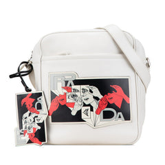 プラダ 三角ロゴプレート コミック プリント 斜め掛け ショルダーバッグ ホワイト レザー レディース PRADA 【中古】