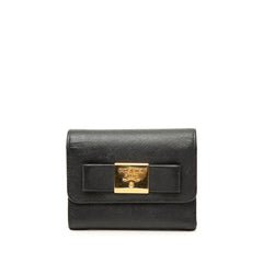プラダ リボン 三つ折り財布 ブラック サフィアーノレザー レディース PRADA 【中古】