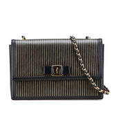 サルヴァトーレフェラガモ ヴァラ リボン ストライプ チェーン ショルダーバッグ ブラック ゴールド PVC レディース Salvatore Ferragamo 【中古】