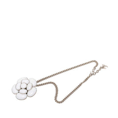 シャネル カメリア クルーズライン ペンダント ネックレス ホワイト シルバー メタル レディース CHANEL 【中古】