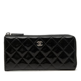 シャネル ココマーク マトラッセ 長財布 ブラック パテントレザー レディース CHANEL 中古