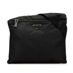 プラダ 三角ロゴプレート 斜め掛け ショルダーバッグ ブラック ナイロン レディース PRADA 【中古】