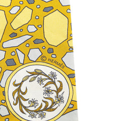 エルメス ツイリー La Danse des Amazones アマゾンのダンス スカーフ ホワイト イエロー マルチカラー シルク レディース HERMES 【中古】