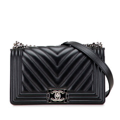 シャネル ボーイシャネル シェブロン Vステッチ チェーンショルダーバッグ ブラック ラムスキン レディース CHANEL 【中古】