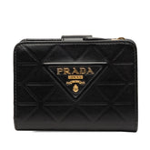 プラダ トライアングルロゴ 二つ折り財布 コンパクトウォレット ブラック ソフトカーフレザー レディース PRADA 【中古】