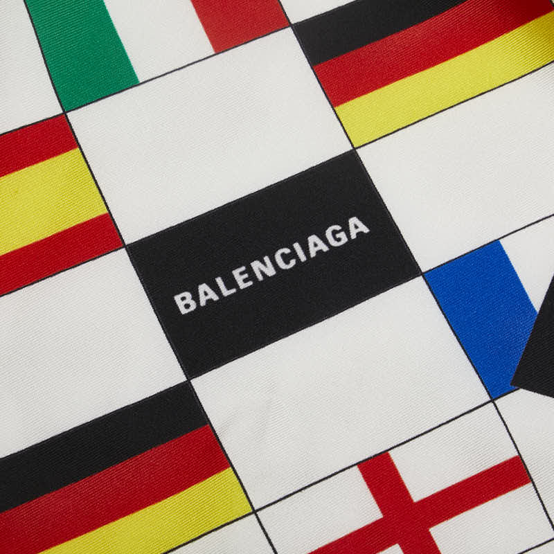 バレンシアガ ロゴ 国旗 スカーフ ホワイト マルチカラー シルク レディース BALENCIAGA 【中古】