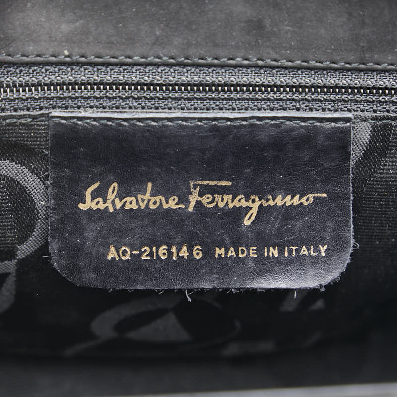 サルヴァトーレフェラガモ ガンチーニ 斜め掛け ショルダーバッグ ブラック スエード レディース Salvatore Ferragamo 【中古】