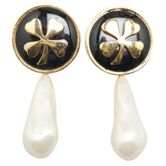 シャネル ラウンド クローバー 四つ葉 モチーフ イヤリング ゴールド ブラック メッキ フェイクパール レディース CHANEL 【中古】