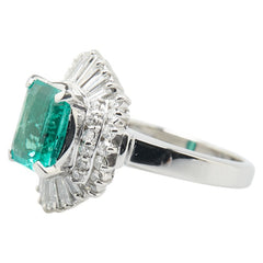 Pt900 プラチナ エメラルド2.30ct ダイヤ0.91ct リング 指輪 レディース 12号 【中古】