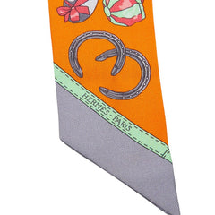 エルメス ツイリー JOCKEY ジョッキー 乗馬用の帽子と馬のひずめ スカーフ オレンジ マルチカラー シルク レディース HERMES 【中古】