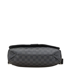 ルイ ヴィトン ダミエ グラフィット ディストリクトMM ショルダーバッグ N41272 ブラック PVC レザー メンズ LOUIS VUITTON 【中古】