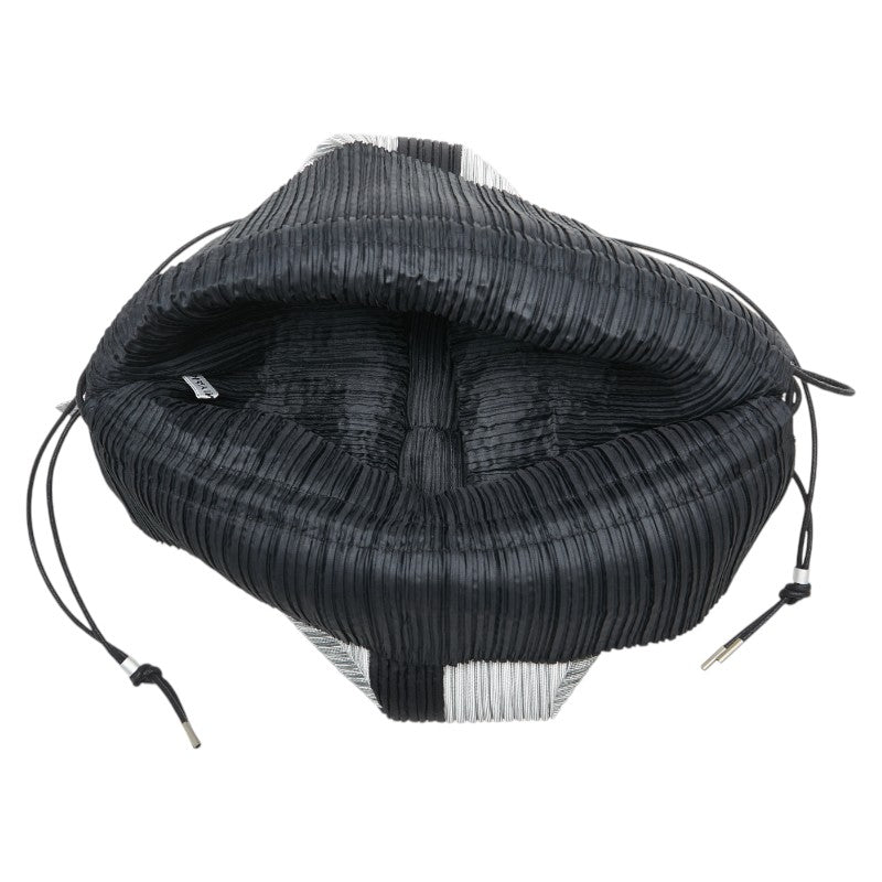 イッセイミヤケ プリーツ 巾着 リュック バックパック グレー ブラック ポリエステル レディース ISSEY MIYAKE 【中古】
