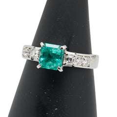 Pt900 プラチナ エメラルド1.048ct ダイヤ0.35ct リング 指輪 レディース 13号 【中古】