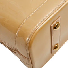 ルイ ヴィトン モノグラム ヴェルニ アルマPM ハンドバッグ M91751 ベージュプードル パテントレザー レディース LOUIS VUITTON 【中古】
