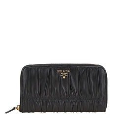 プラダ ナッパゴーフル 長財布 ブラック レザー レディース PRADA 【中古】