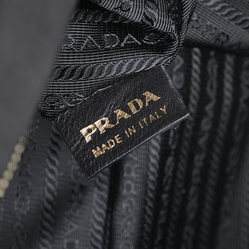 プラダ 三角ロゴプレート ハンドバッグ ショルダーバッグ 2WAY ブラック ナイロン レザー レディース PRADA 【中古】