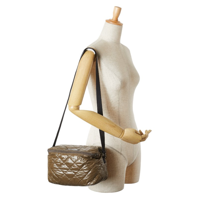 バーバリー ロゴプレート ショルダーバッグ カーキ ブラック ナイロン レディース BURBERRY 【中古】