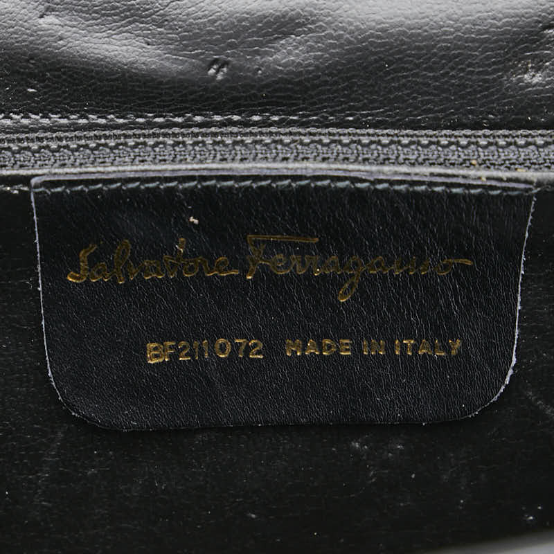 サルヴァトーレフェラガモ ガンチーニ 斜め掛け ショルダーバッグ ブラック エナメル レディース Salvatore Ferragamo 【中古】