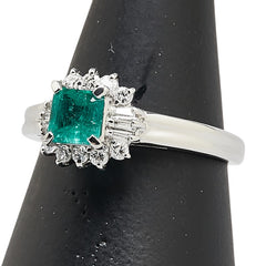 Pt850 プラチナ エメラルド0.64ct ダイヤ0.30ct リング 指輪 レディース 13.5号 【中古】