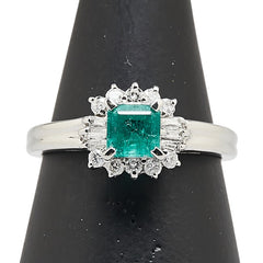 Pt850 プラチナ エメラルド0.64ct ダイヤ0.30ct リング 指輪 レディース 13.5号 【中古】