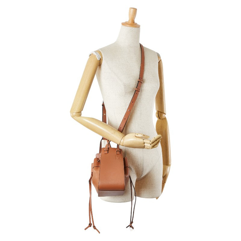ロエベ ハンモック ドローストリングバッグ ミニ ハンドバッグ ショルダーバッグ 2WAY ブラウン レザー レディース LOEWE 【中古】