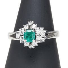 Pt900 プラチナ エメラルド0.34ct ダイヤ0.24ct メレ リング 指輪 レディース 11号 【中古】