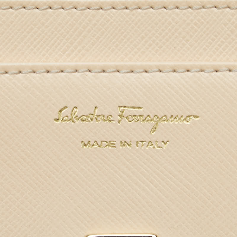 サルヴァトーレフェラガモ ガンチーニ 長財布 ベージュ ゴールド レザー レディース Salvatore Ferragamo 【中古】