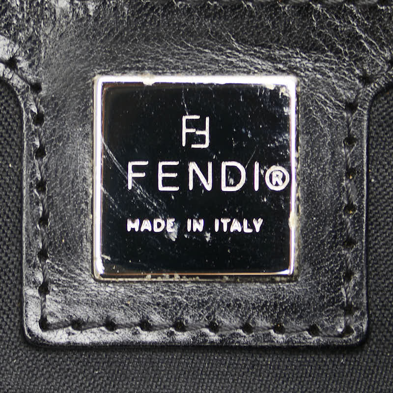 フェンディ ロゴプレート ショルダーバッグ ブラック シルバー ナイロン レディース FENDI 【中古】