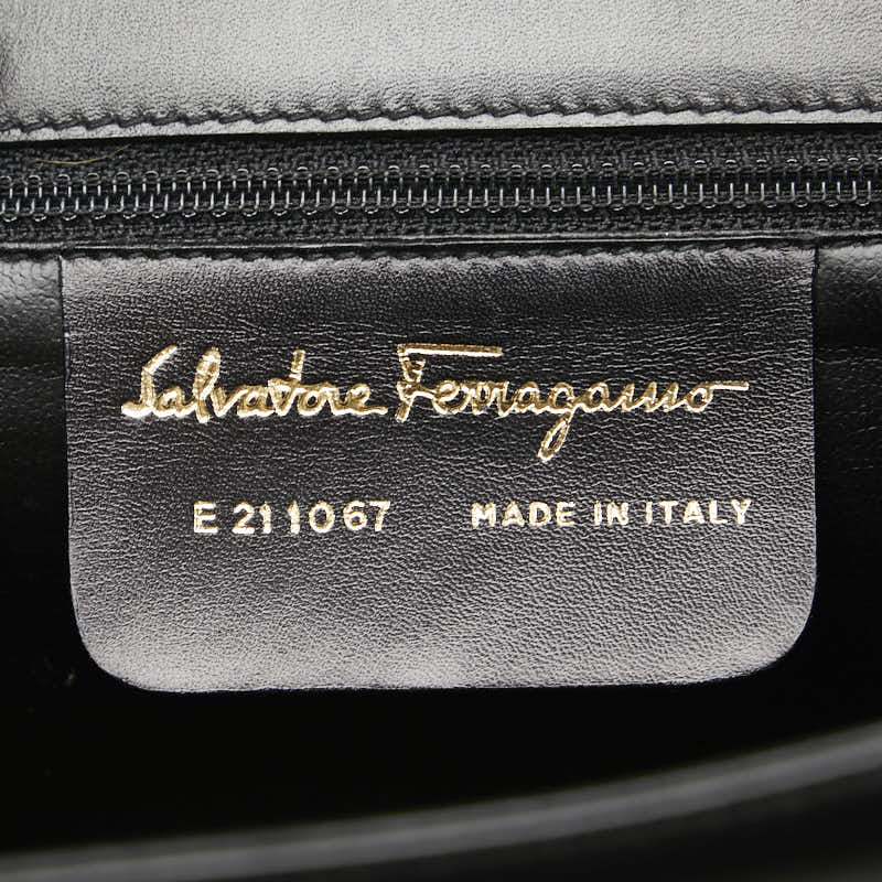 サルヴァトーレフェラガモ ガンチーニ ショルダーバッグ ブラック レザー レディース Salvatore Ferragamo 【中古】